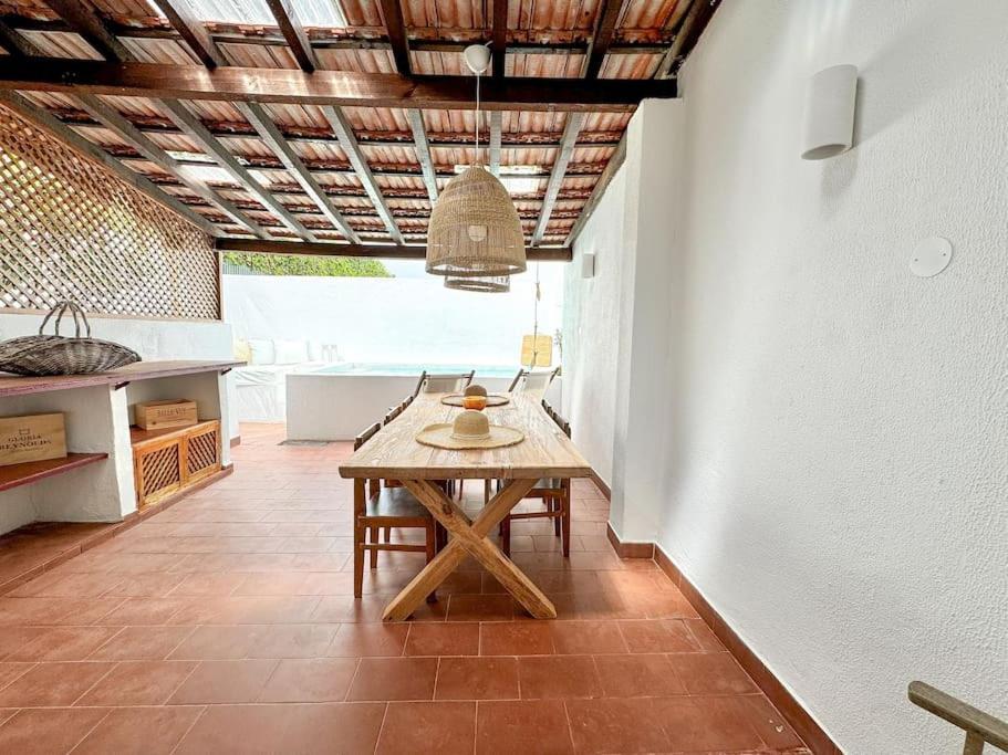 Costa Inn Beach House With Pool By Homeful Homes Costa da Caparica Esterno foto